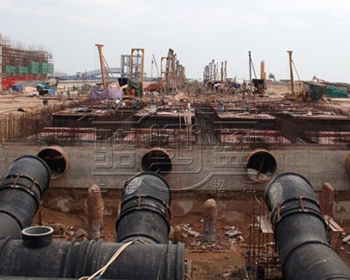 昌都地區(qū)左貢縣<a href=http://www.m.yw25je.com target=_blank class=infotextkey>防水套管</a>安裝現(xiàn)場(chǎng)