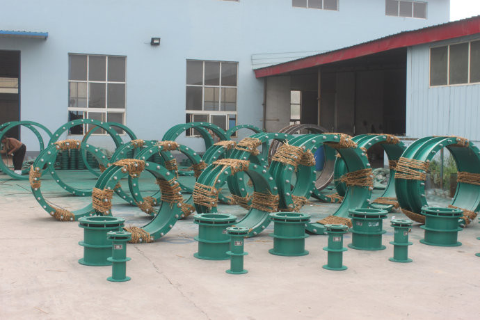 國標(biāo)<a href=http://www.m.yw25je.com target=_blank class=infotextkey>防水套管</a>生產(chǎn)廠家