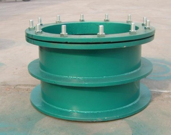 良好柔性<a href=http://www.m.yw25je.com target=_blank class=infotextkey>防水套管</a>供貨現(xiàn)場