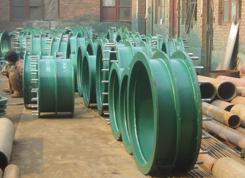 重慶市大足縣大口徑<a href=http://www.m.yw25je.com target=_blank class=infotextkey>防水套管</a>發(fā)貨現(xiàn)場(chǎng)